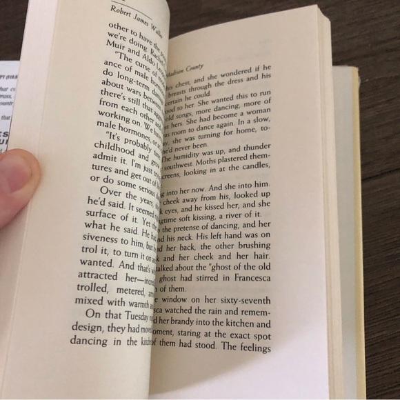 The Bridges of Madison County hardback book (1st print) - Picture 5 of 8